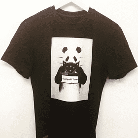 Печать опасной панды на футболке