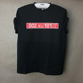 Печать номера на черной футболке